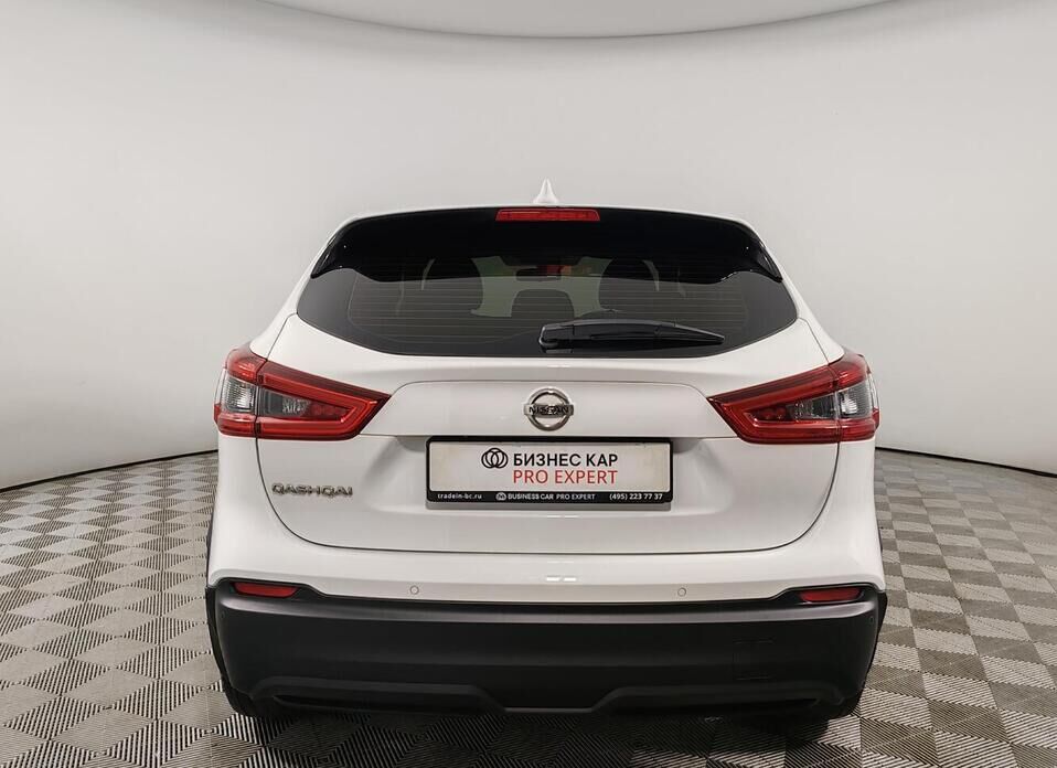 Nissan Qashqai, II Рестайлинг 2.0 CVT (144 л.с.)