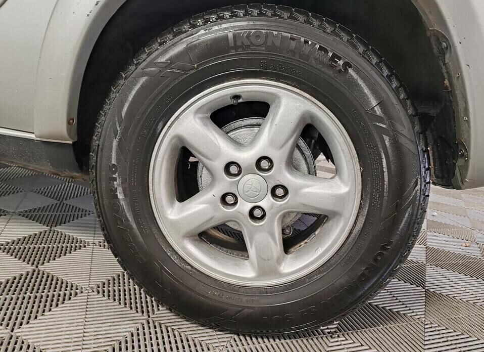 Toyota RAV4, II (XA20) 2.0 AT (152 л.с.) 4WD