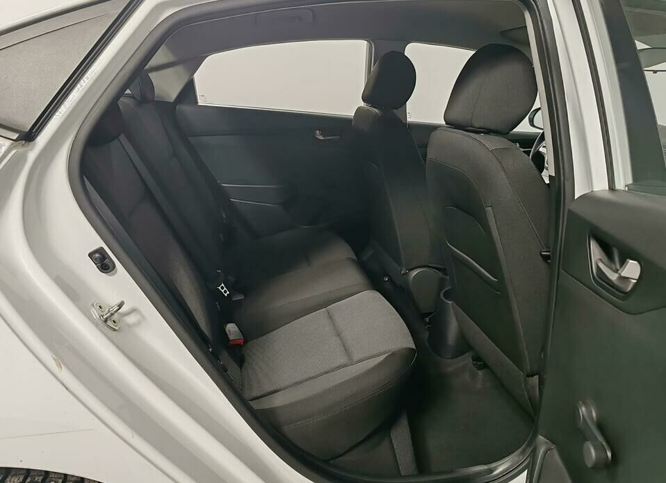Hyundai Solaris 1.4 AT (100 л.с.)