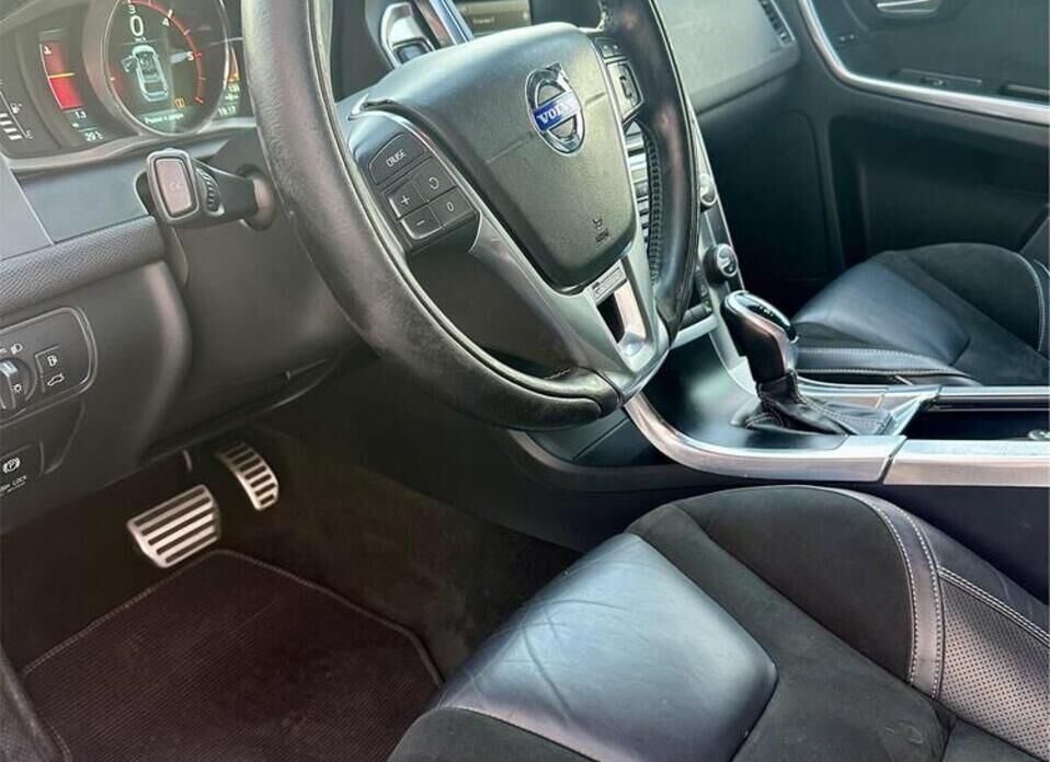 Volvo XC60, I Рестайлинг 2.4d AT (181 л.с.) 4WD