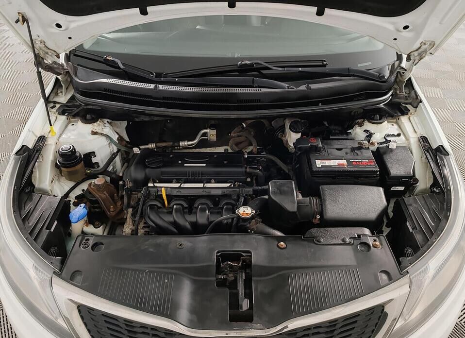 Kia Rio 5-speed 1.6 MT (123 л.с.)