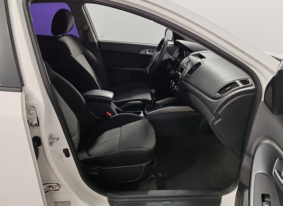 Kia Cerato, II 5-speed 1.6 MT (126 л.с.)