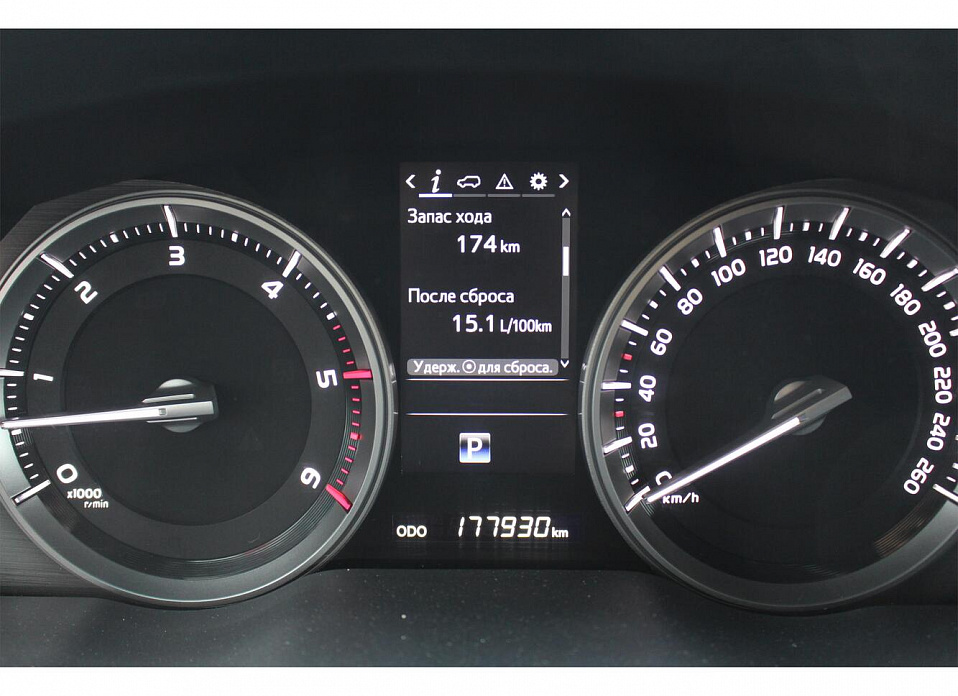 Toyota Land Cruiser, 200 Series Рестайлинг 2 4.5d AT (249 л.с.) 4WD