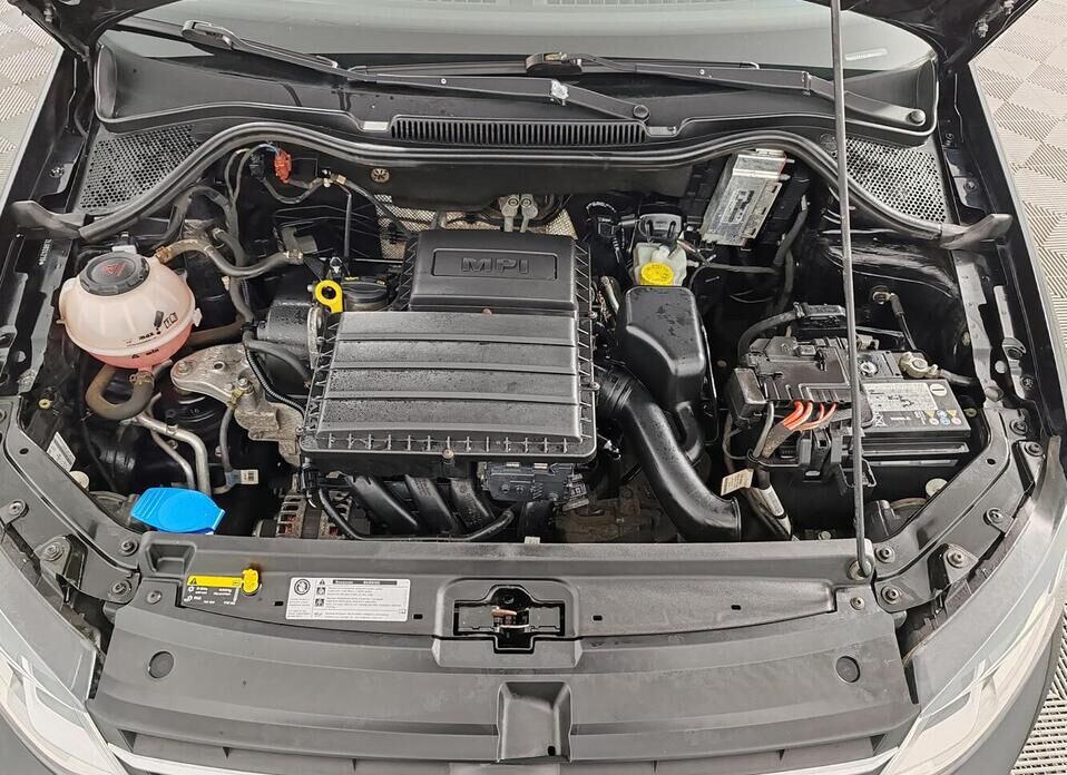Volkswagen Polo 1.6 AT (110 л.с.)