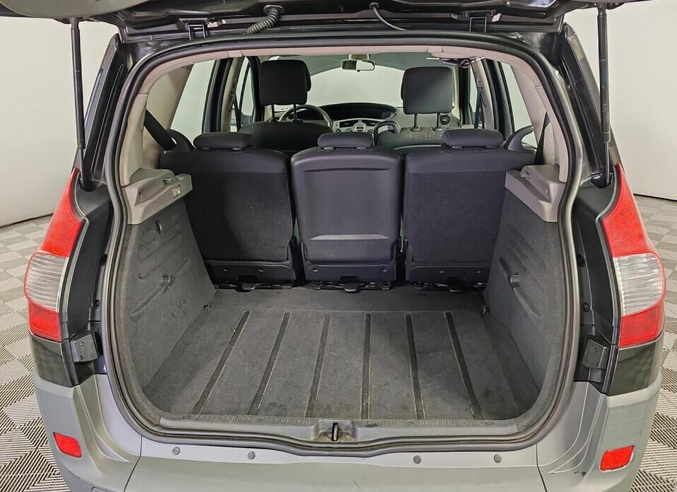 Renault Scenic 2.0 MT (136 л.с.)