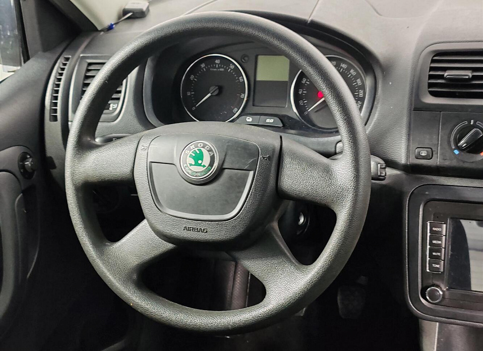 Skoda Fabia, II Рестайлинг 1.4 MT (86 л.с.)