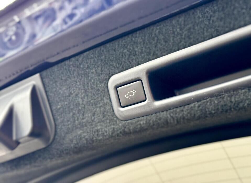 Lexus RX, IV 200t 2.0 AT (238 л.с.)