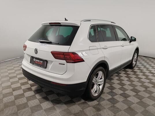 Volkswagen Tiguan, 2020&nbsp;г., 70&nbsp;330&nbsp;км