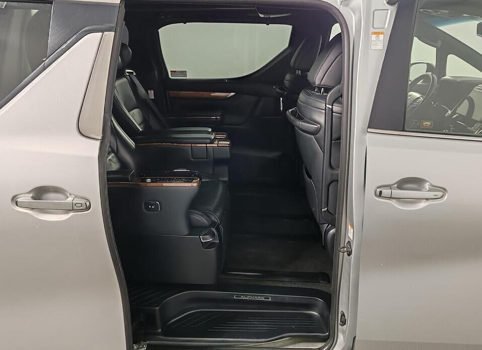 Toyota Alphard, III 3.5 AT (275 л.с.)