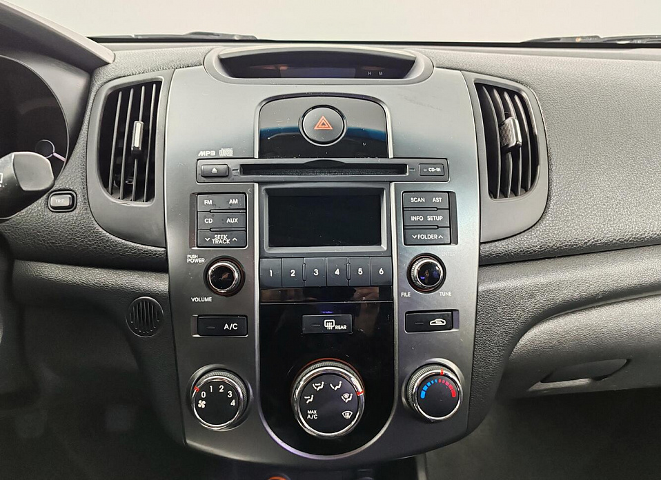 Kia Cerato, II 5-speed 1.6 MT (126 л.с.)