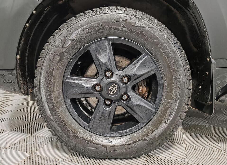 Toyota Land Cruiser, 200 Series 4.5d AT (235 л.с.) 4WD