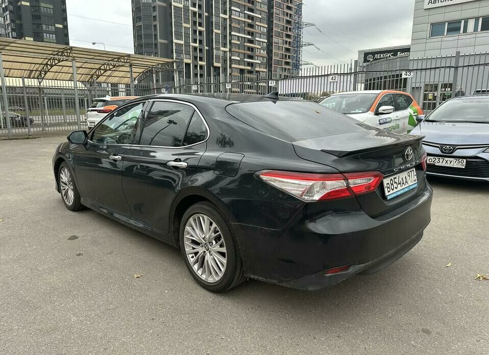 Toyota Camry 2.5 AT (181 л.с.)