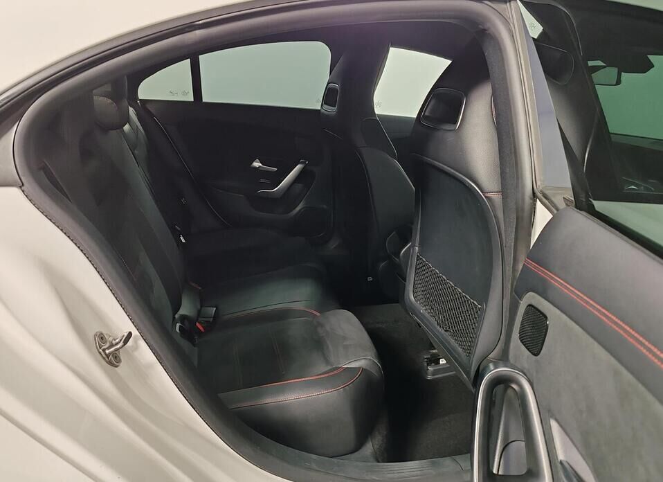 Mercedes-Benz CLA 200 1.3 AMT (150 л.с.)