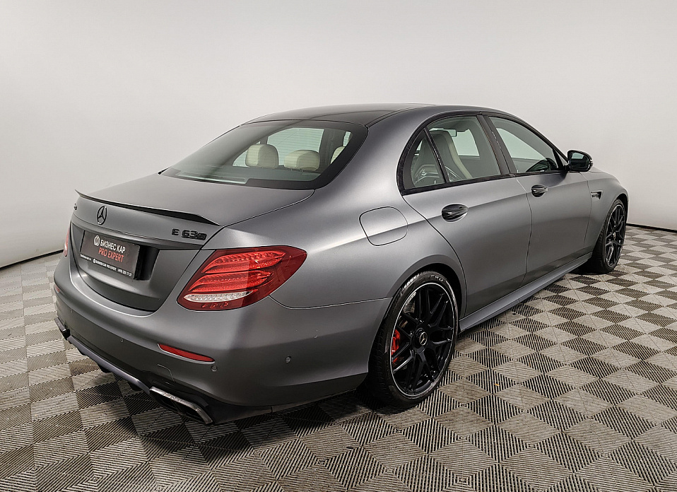 Mercedes-Benz E-Класс AMG, V (W213) 63 AMG S 4.0 AT (612 л.с.) 4WD