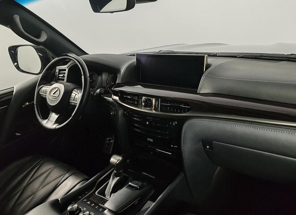 Lexus LX, III Рестайлинг 2 570 5.7 AT (367 л.с.) 4WD