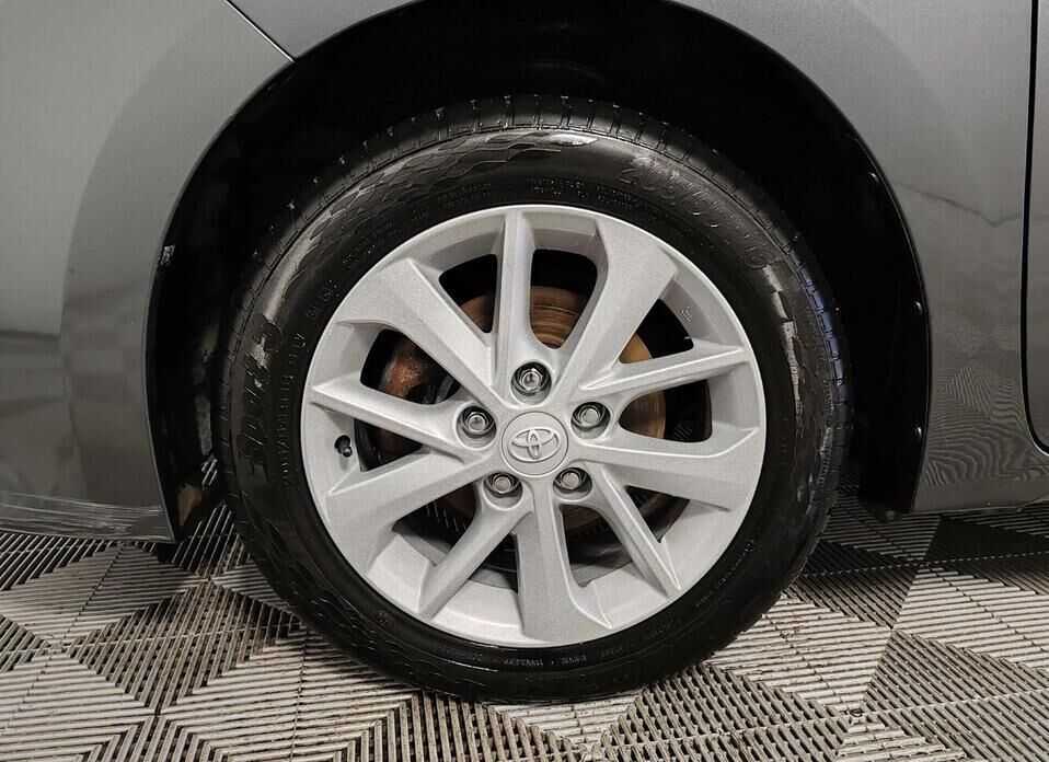 Toyota Corolla 1.6 CVT (122 л.с.)