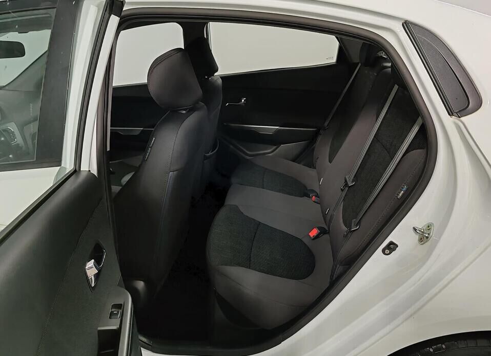 Kia Rio, III 6-speed 1.6 AT (123 л.с.)