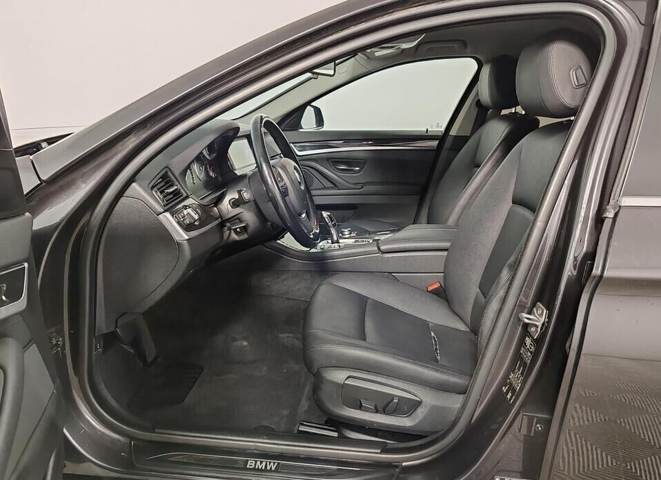 BMW 5 серии, VI (F10/F11/F07) Рестайлинг 520i 2.0 AT (184 л.с.)