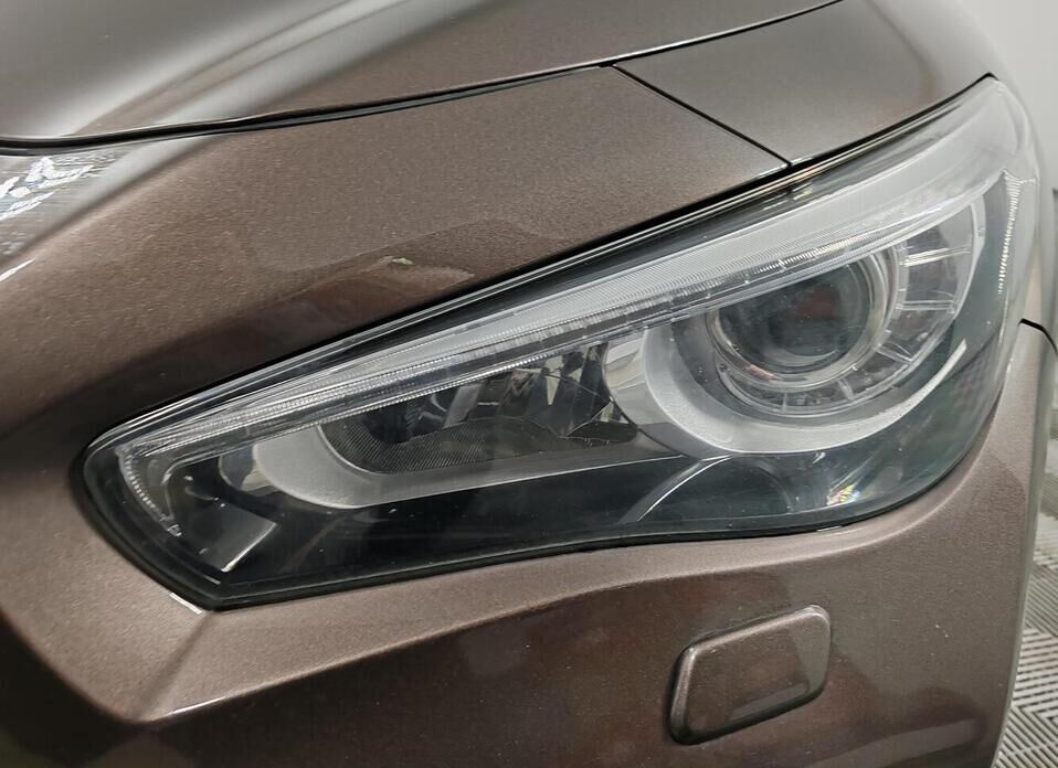 Infiniti Q50 2.0 AT (211 л.с.)