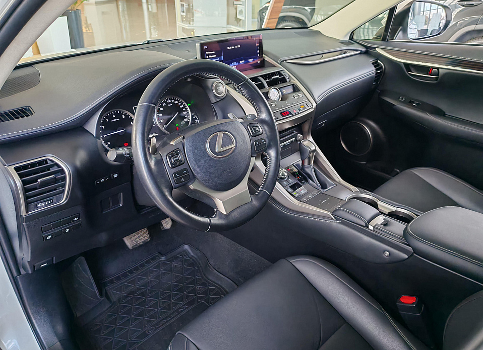 Lexus NX, I Рестайлинг 200 2.0 CVT (150 л.с.) 4WD