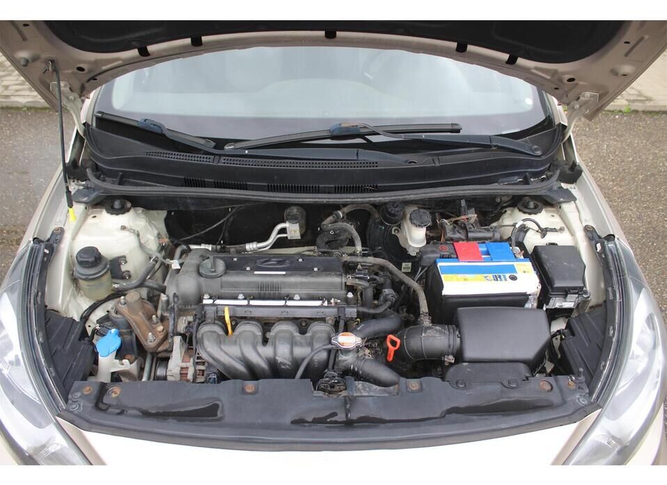 Hyundai Solaris, I 1.6 AT (123 л.с.)