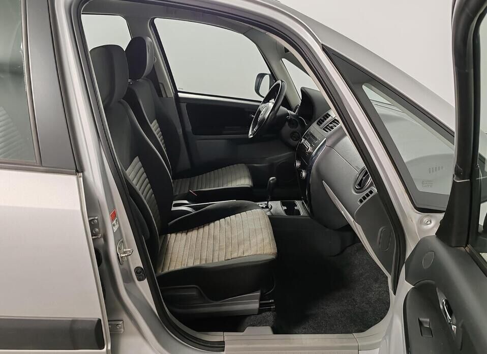 Suzuki SX4, I (Classic) Рестайлинг 1.6 AT (112 л.с.)