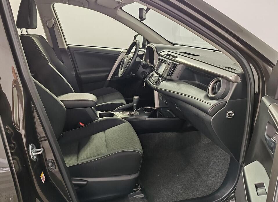 Toyota RAV4, IV (XA40) Рестайлинг 2.0 CVT (146 л.с.) 4WD