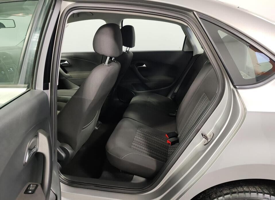 Volkswagen Polo, V Рестайлинг 1.6 AT (110 л.с.)