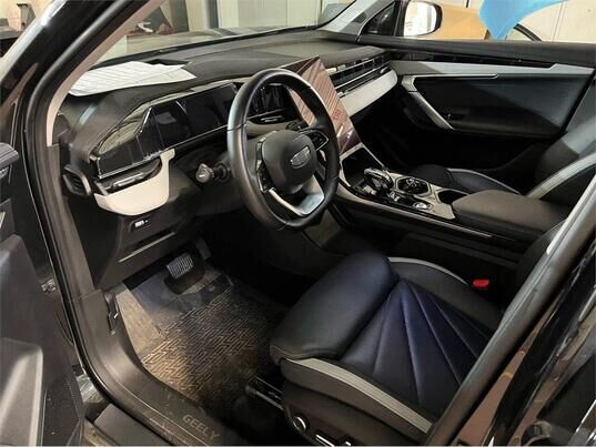 Geely Atlas, 2024&nbsp;г., 28&nbsp;792&nbsp;км