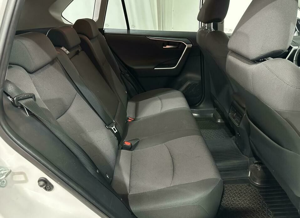 Toyota RAV4 2.0 CVT (149 л.с.)