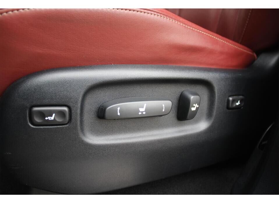 Lexus LX, III Рестайлинг 2 570 5.7 AT (367 л.с.) 4WD