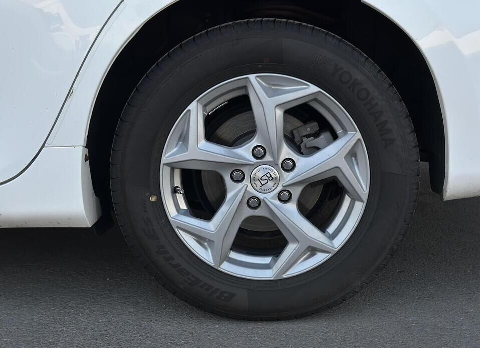Toyota Camry, VII (XV50) Рестайлинг 2.5 AT (181 л.с.)