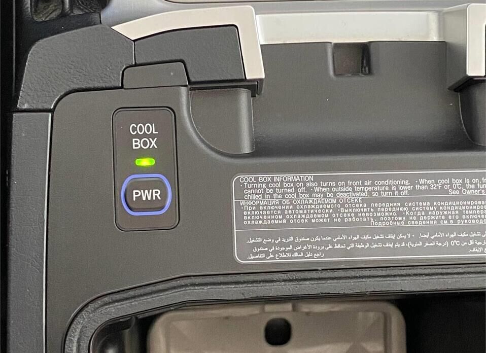 Toyota Land Cruiser, 200 Series Рестайлинг 2 4.5d AT (249 л.с.) 4WD