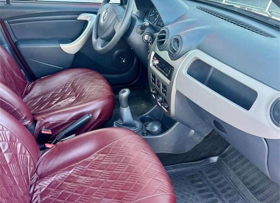 Renault Sandero 1.6 MT (84 л.с.)