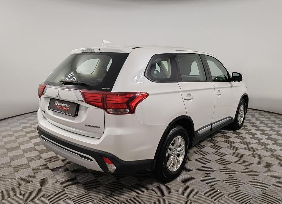 Mitsubishi Outlander, III Рестайлинг 3 2.0 CVT (146 л.с.) 4WD