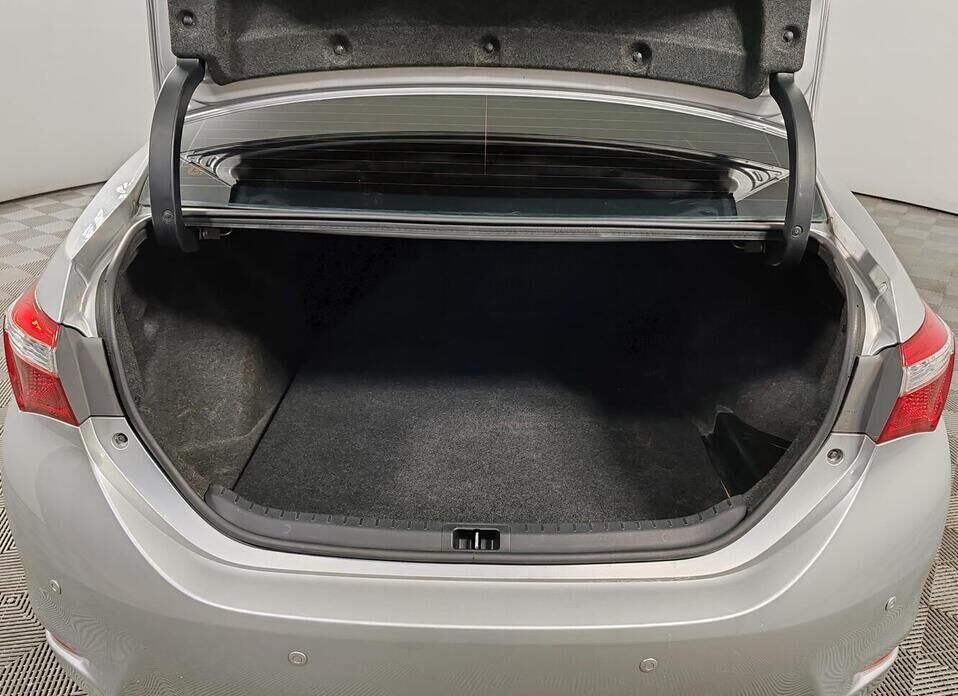 Toyota Corolla, XI (E160, E170) 1.6 CVT (122 л.с.)