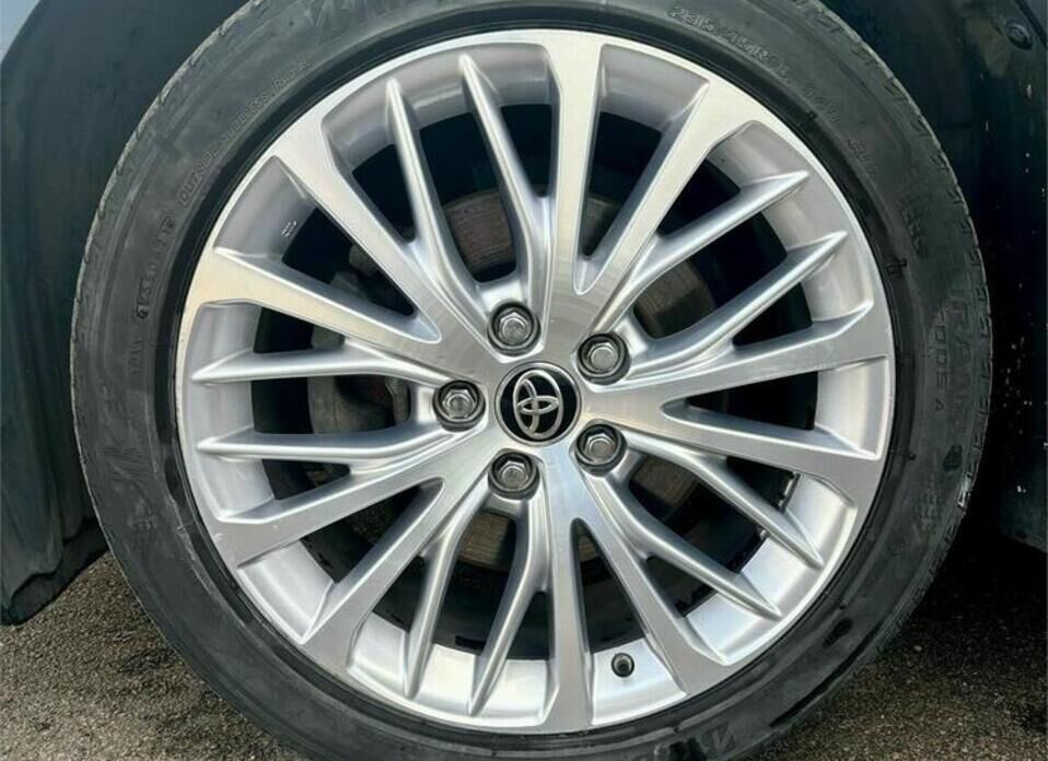 Toyota Camry, VIII (XV70) 2.5 AT (181 л.с.)