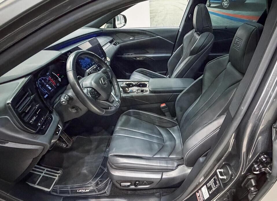 Lexus RX, V 500h 2.4hyb AT (371 л.с.) 4WD