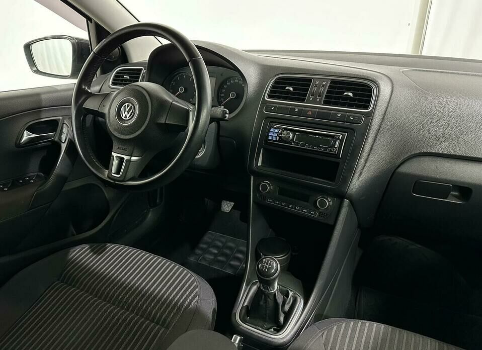 Volkswagen Polo 1.6 MT (105 л.с.)