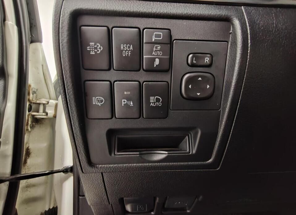 Toyota Land Cruiser, 200 Series Рестайлинг 2 4.5d AT (249 л.с.) 4WD