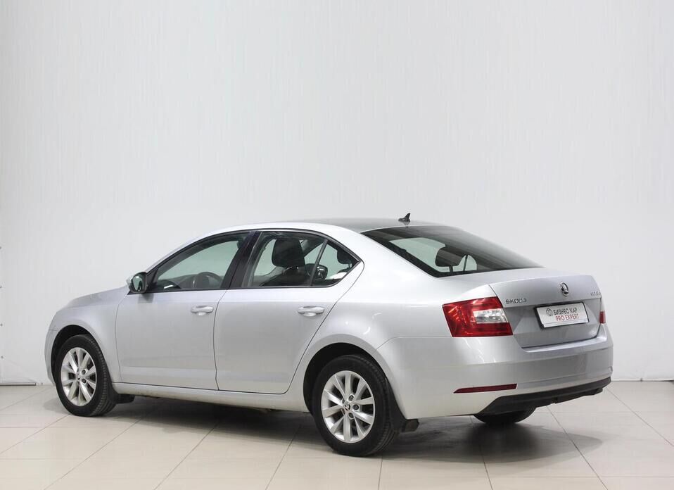 Skoda Octavia, III (A7) Рестайлинг 1.6 MT (110 л.с.)
