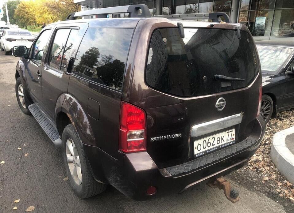 Nissan Pathfinder, III Рестайлинг 2.5d AT (190 л.с.) 4WD
