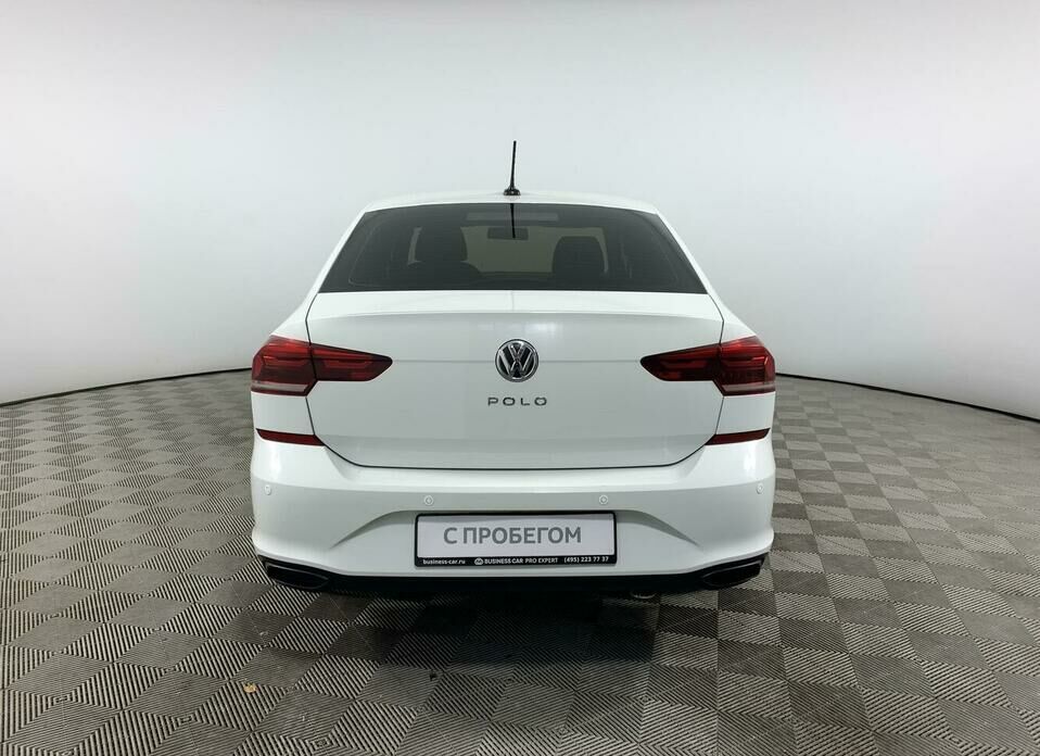 Volkswagen Polo 1.6 AT (110 л.с.)