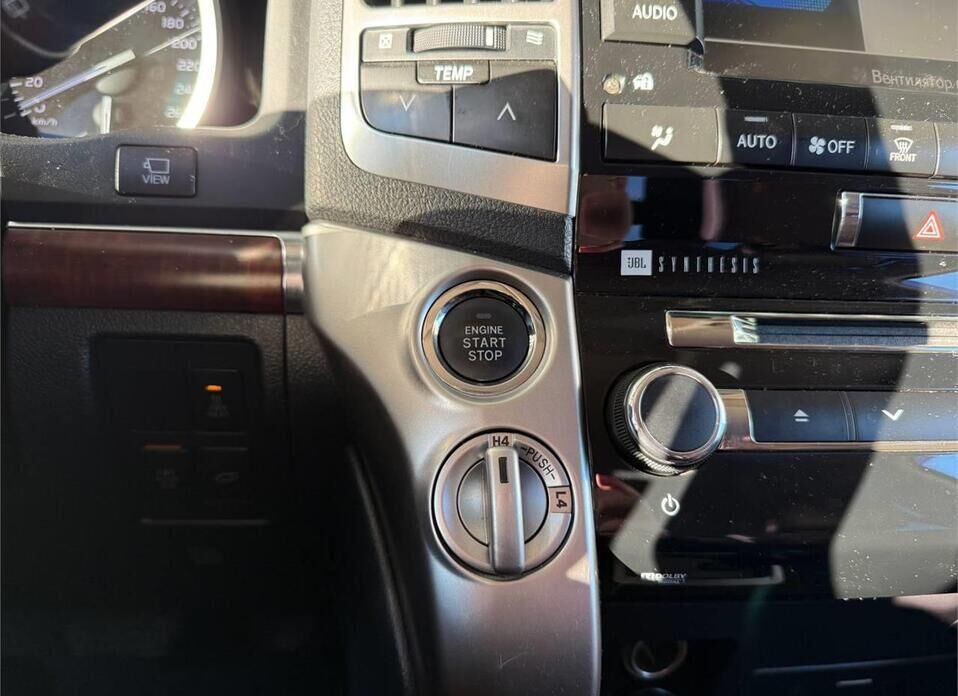 Toyota Land Cruiser, 200 Series Рестайлинг 1 4.5d AT (235 л.с.) 4WD