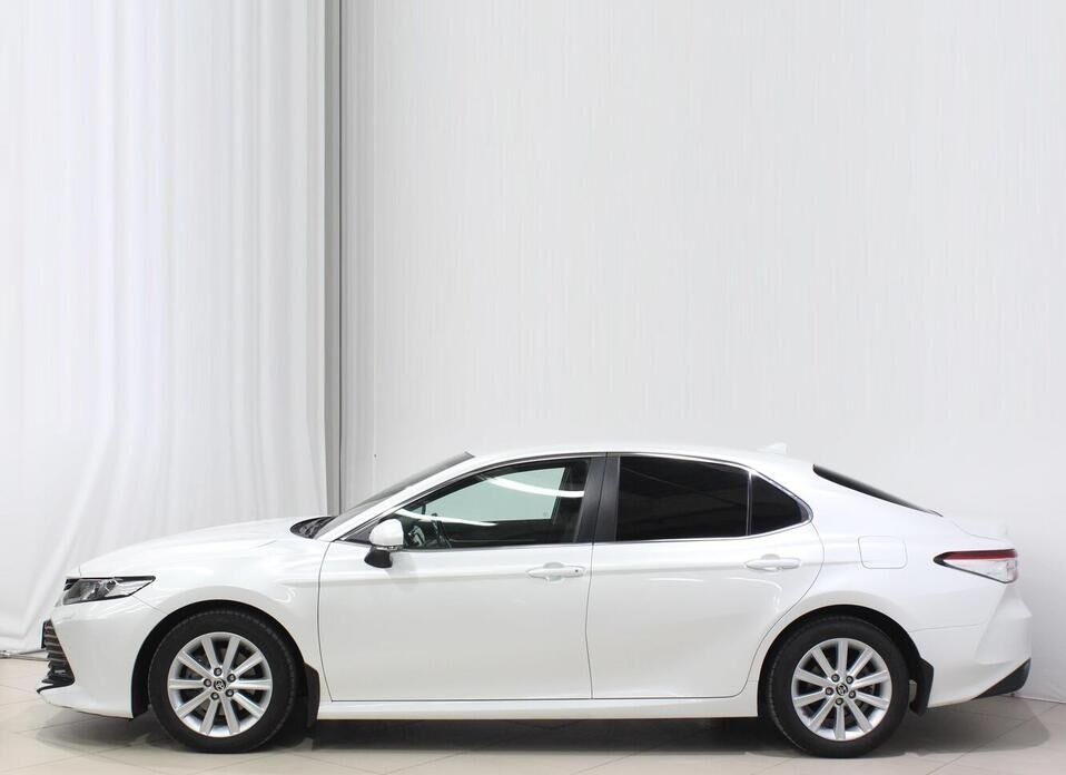 Toyota Camry 2.5 AT (181 л.с.)