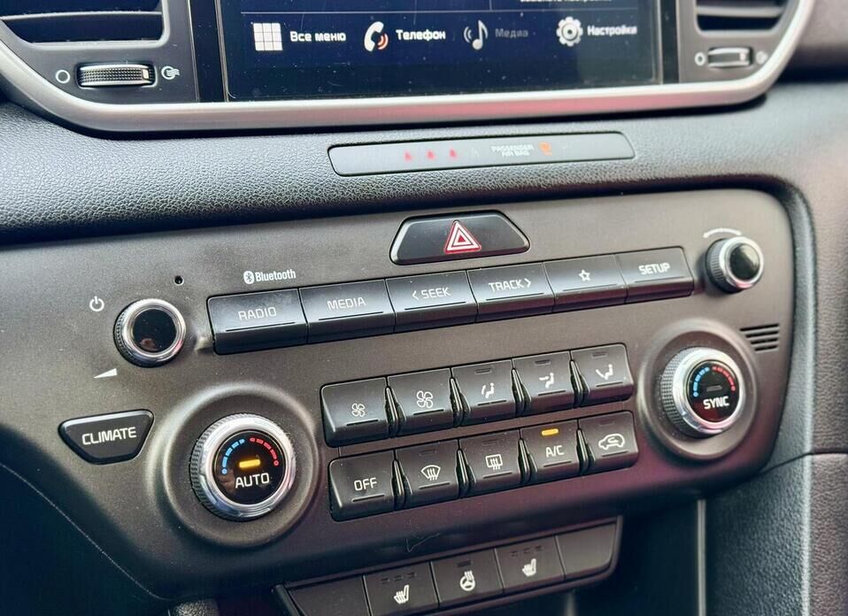 Kia Sportage, IV Рестайлинг 2.0 MT (150 л.с.) 4WD