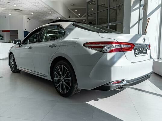 Toyota Camry Luxury