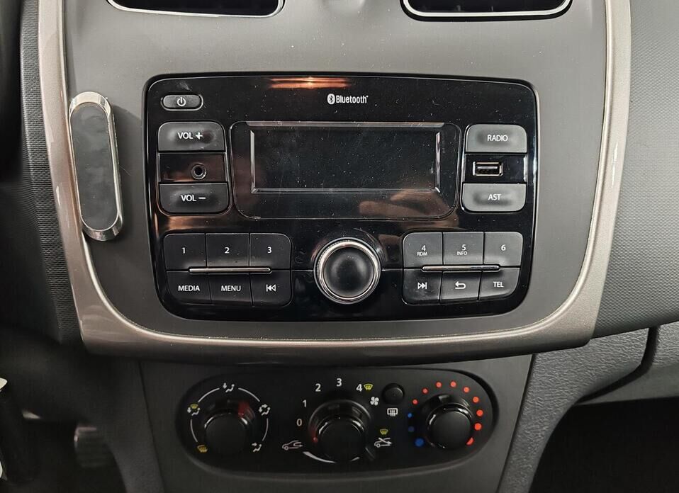 Renault Sandero, II Рестайлинг 1.6 MT (82 л.с.)