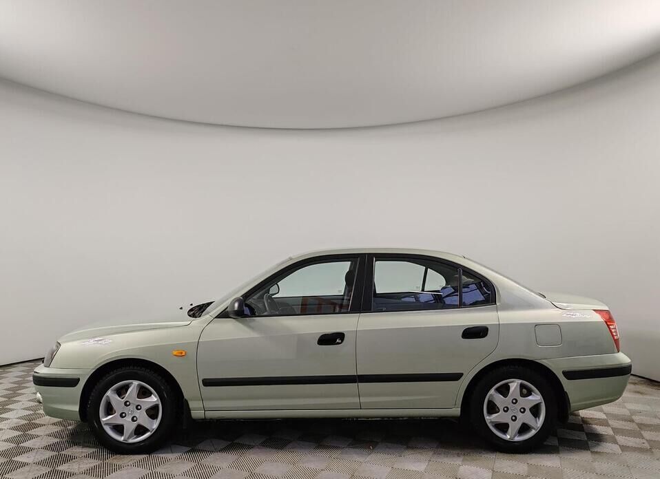 Hyundai Elantra, III (XD2) Рестайлинг 1.6 MT (105 л.с.)