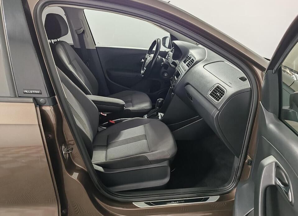 Volkswagen Polo, V Рестайлинг 1.6 AT (110 л.с.)